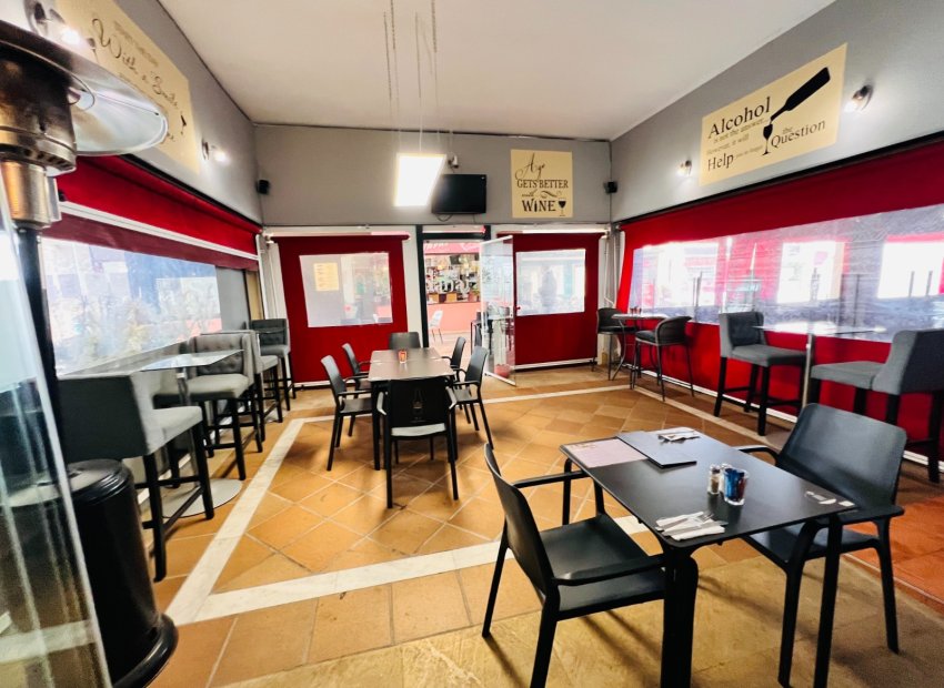 Traspaso - Restaurante -
Orihuela Costa - Villamartín