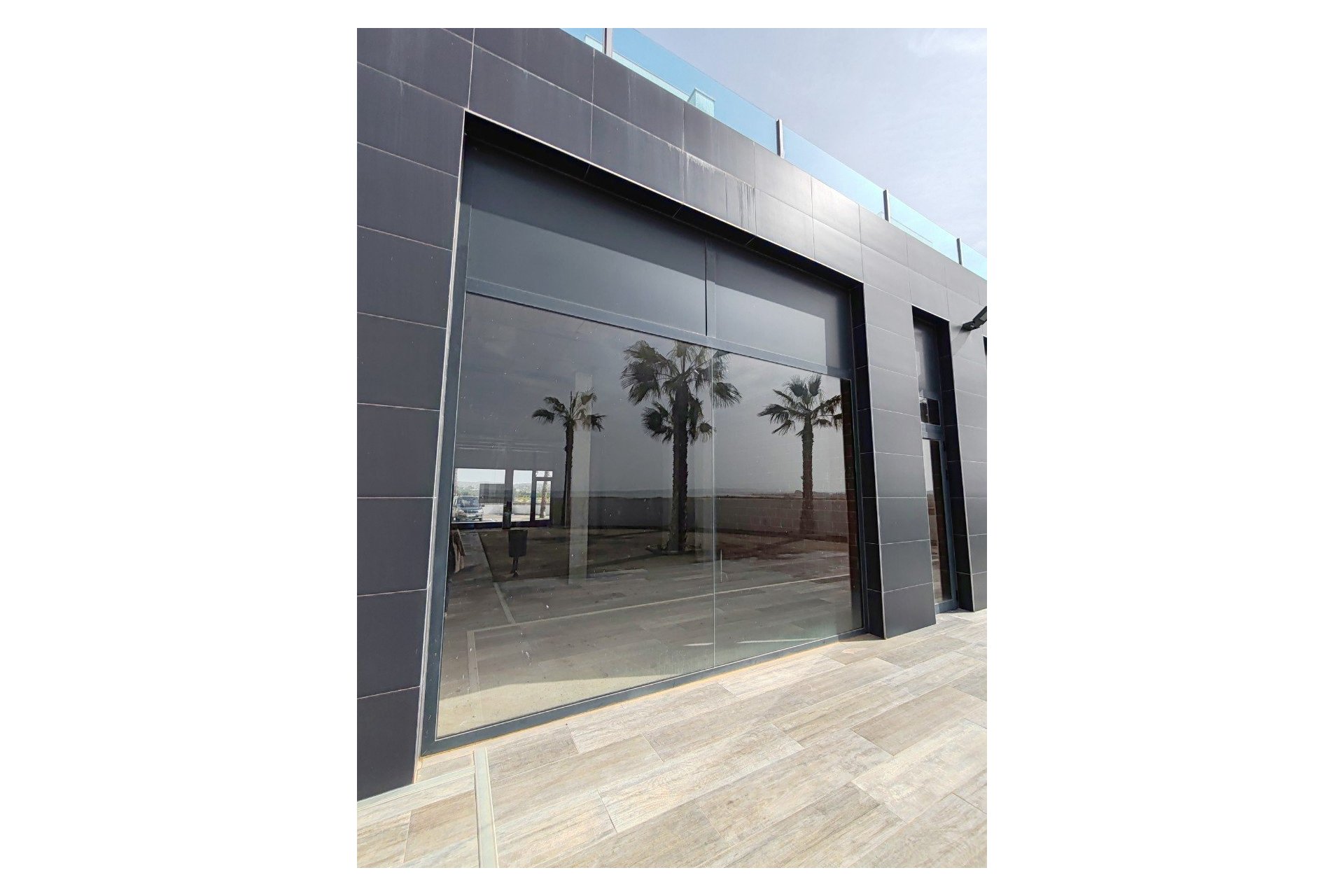 Venta - Local Comercial -
Guardamar del Segura - Urbanizaciones
