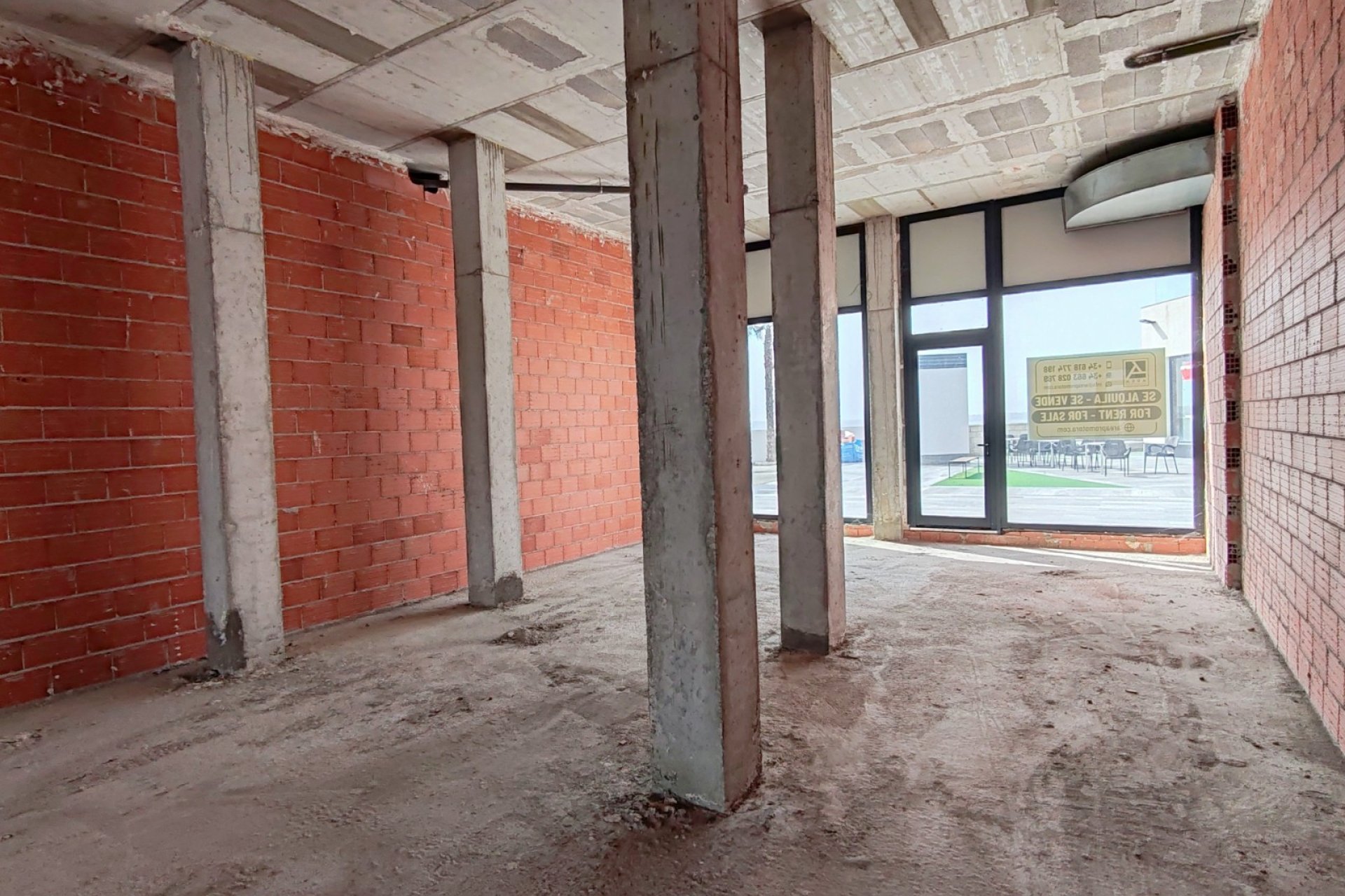Venta - Local Comercial -
Guardamar del Segura - Urbanizaciones