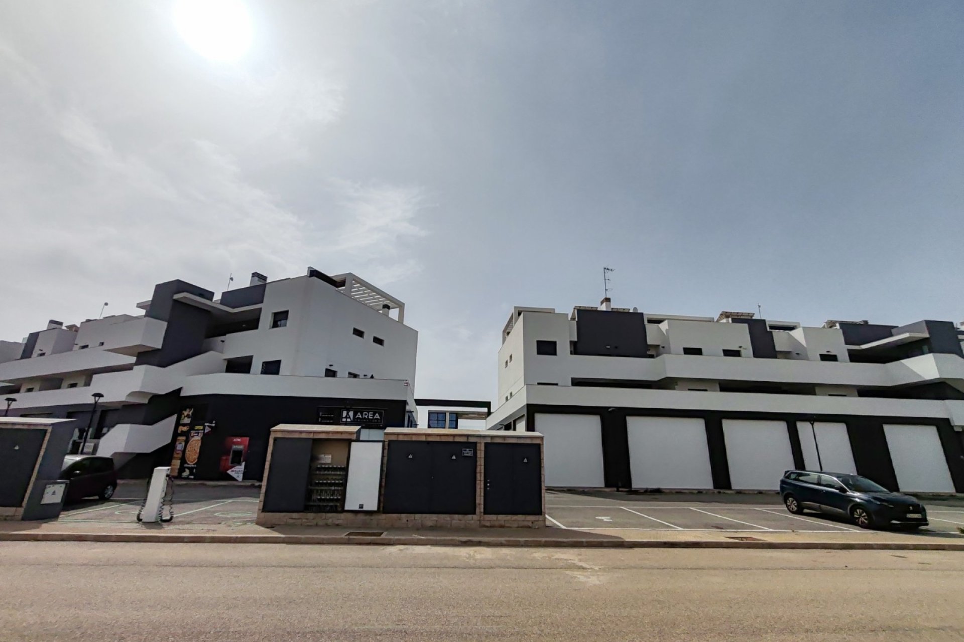Venta - Local Comercial -
Guardamar del Segura - Urbanizaciones
