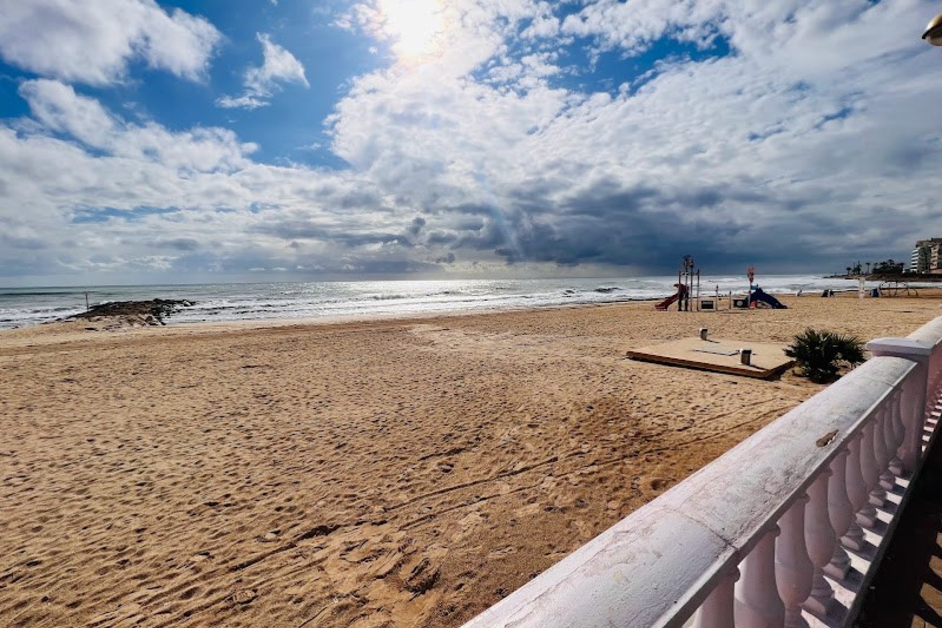 Venta - Local Comercial -
Torrevieja - Playa de los Locos