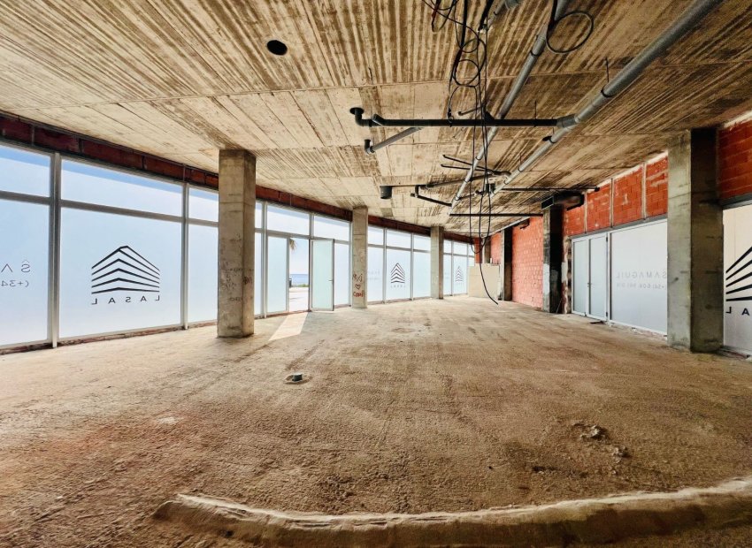Venta - Local Comercial -
Torrevieja - Playa de los Locos