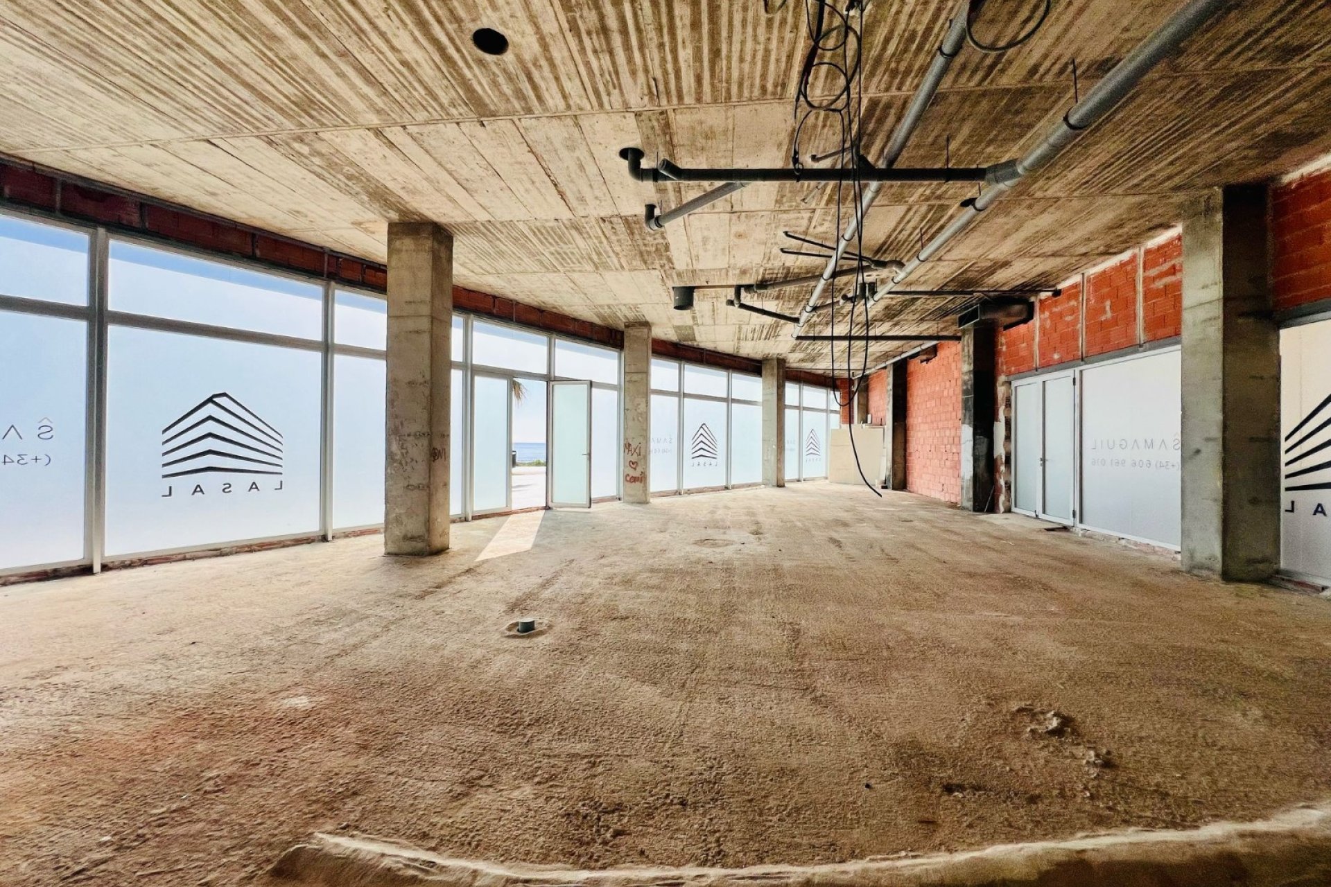 Venta - Local Comercial -
Torrevieja - Playa de los Locos