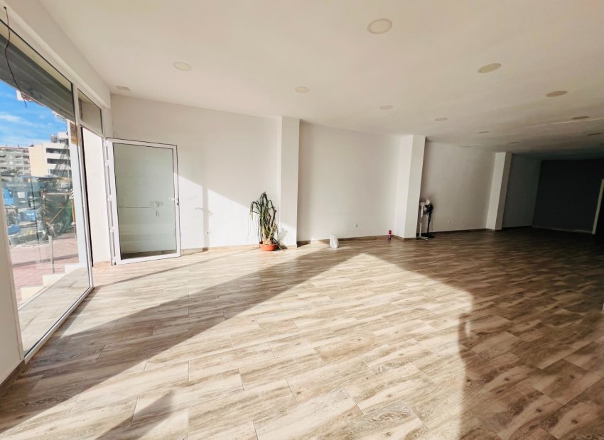 Vente - Locaux Commerciaux -
Torrevieja - Centro