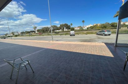 Rental - Commercial Premises -
Torrevieja - La Siesta - El Salado -  Torreta