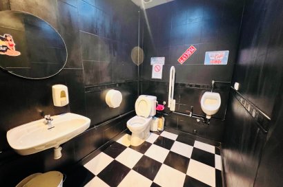 Sale - Commercial Premises -
Torrevieja - Centro