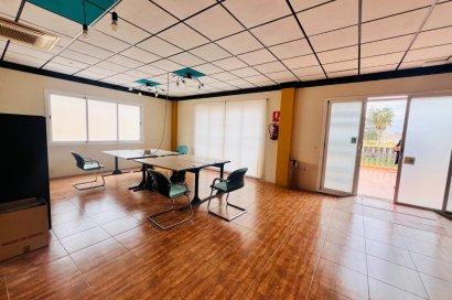 Alquiler - Local Comercial -
Torrevieja - La Siesta - El Salado -  Torreta