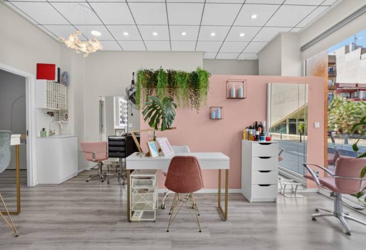 Hairdressing Salon - Transfer - Torrevieja -
                Centro