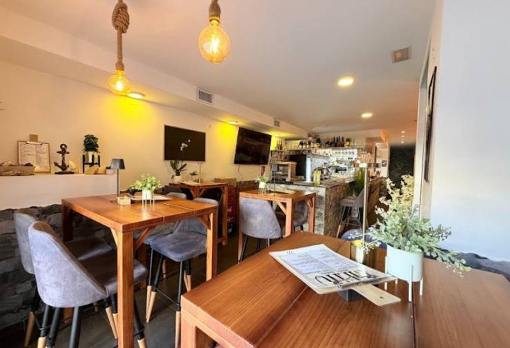 Bar - CoffeShop - Transfer - Torrevieja -
                Centro